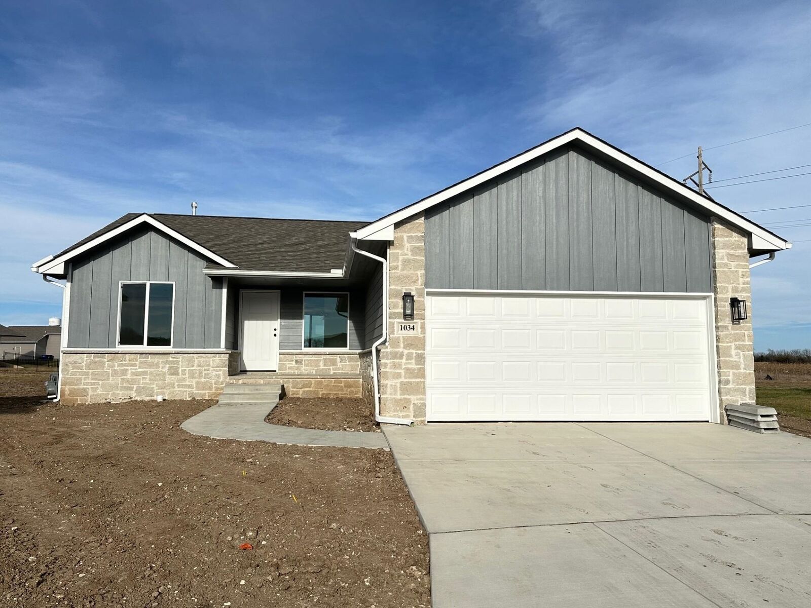 Property Photo:  1034 E Stafford Ct  KS 67010 