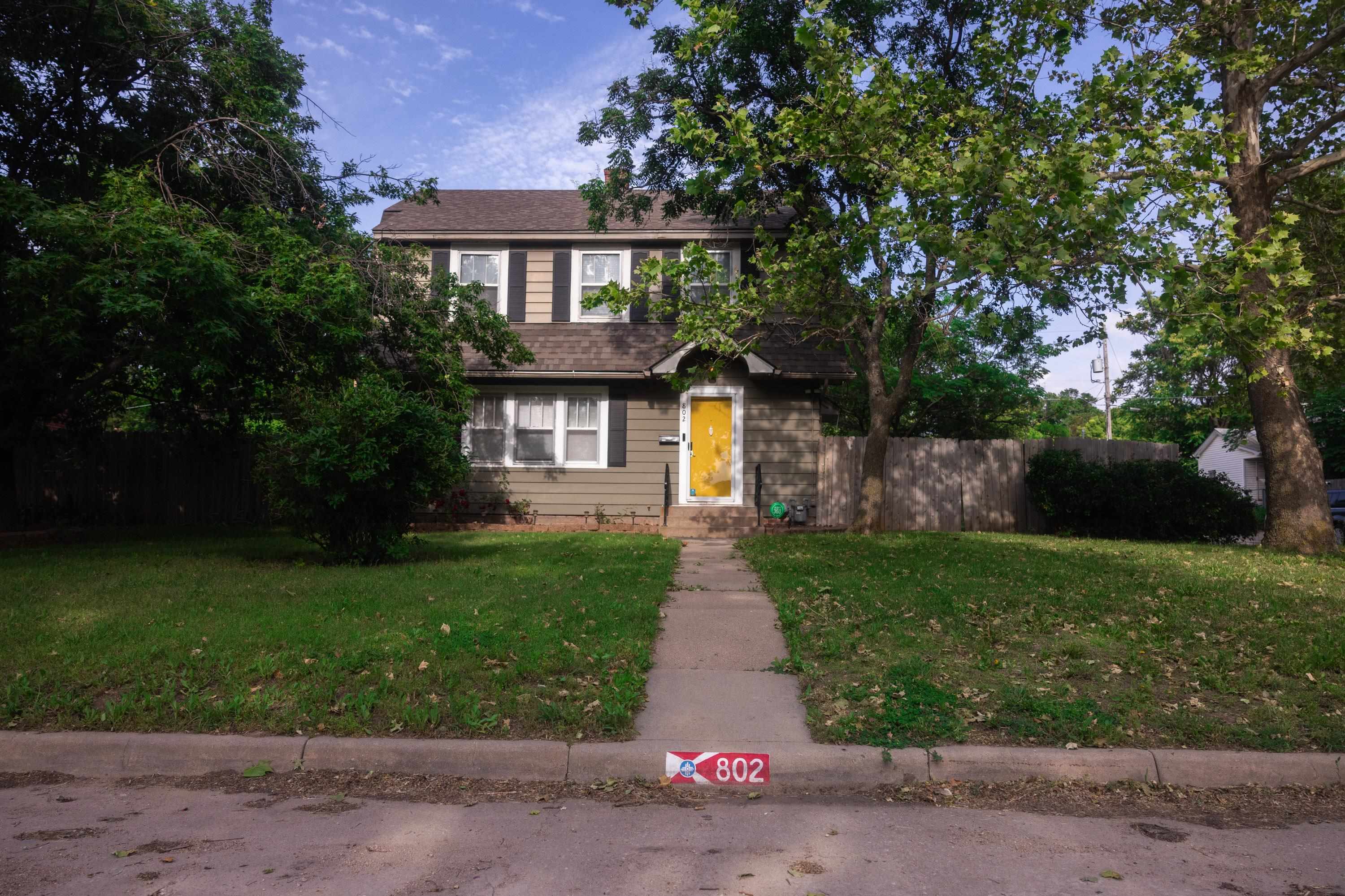Property Photo: 802 N Broadview St KS 67208