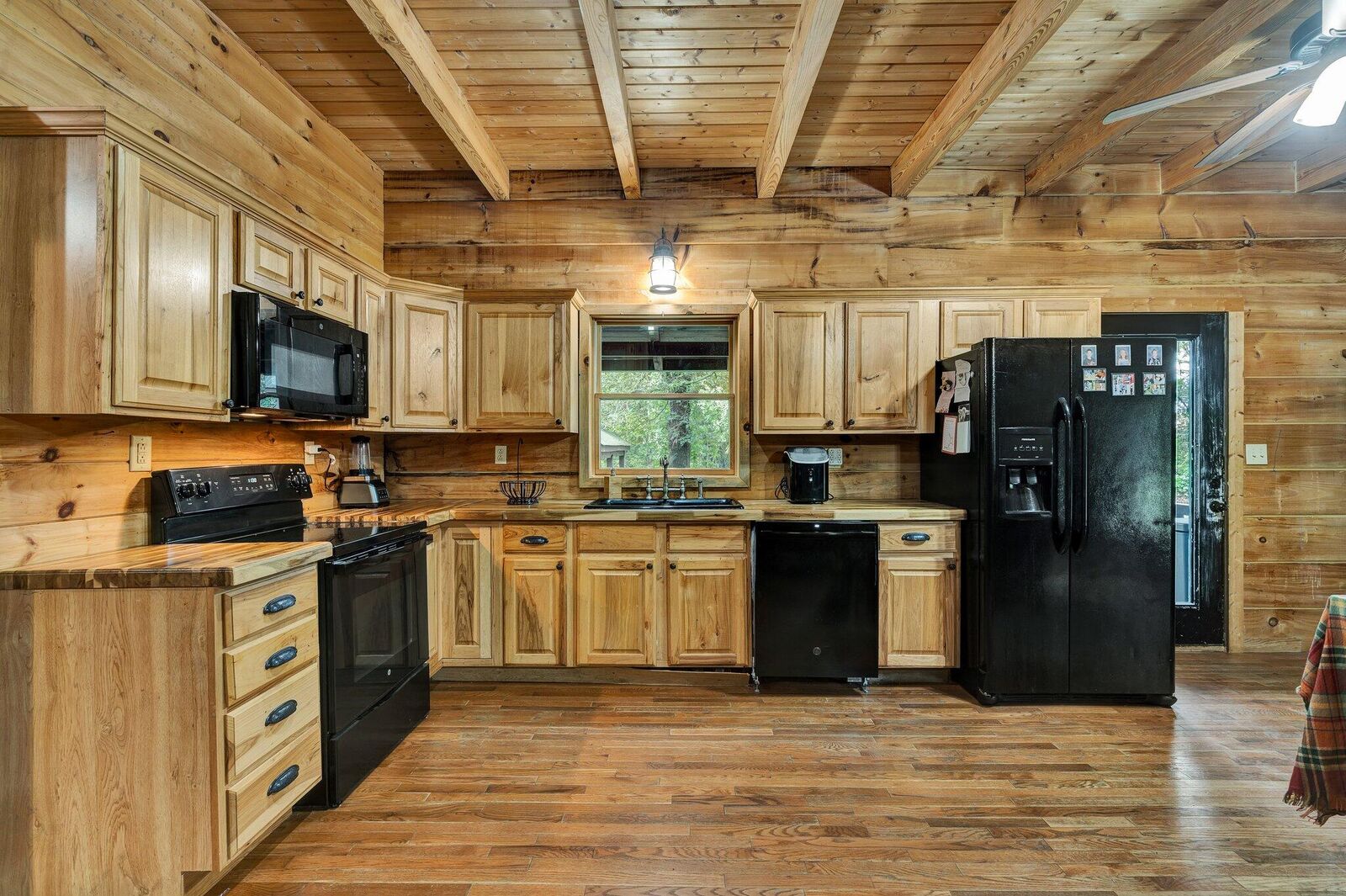 Property Photo: 208 Charles Eaves Lane TN 37307