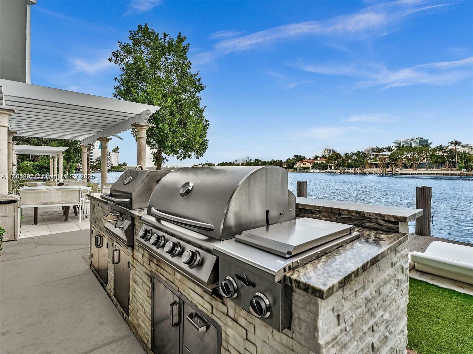 Property Photo: 9821 E Bay Harbor Dr 805 FL 33154