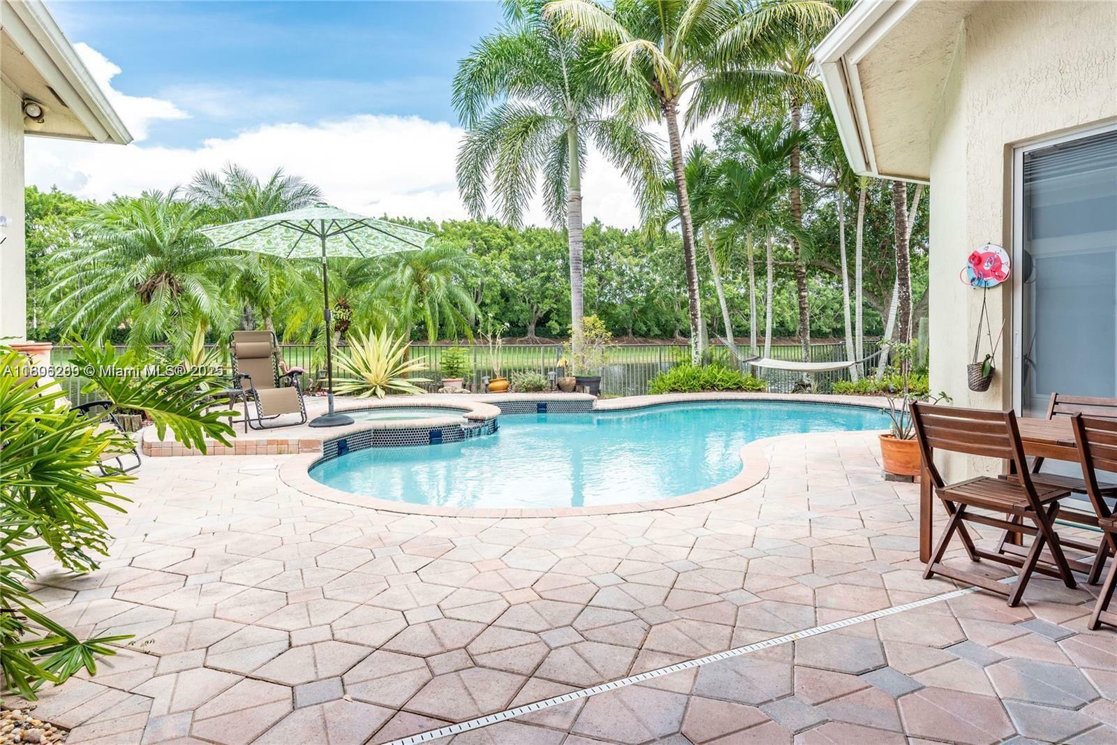 Property Photo: 3815 Oak Ridge Cir FL 33331
