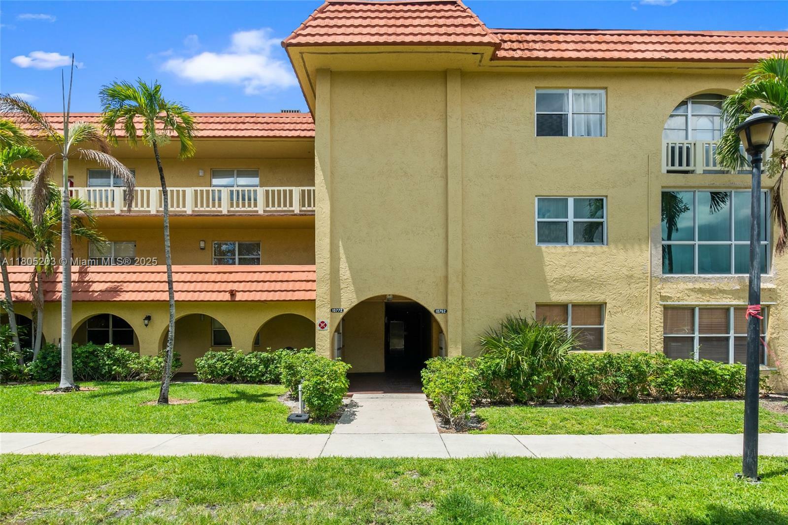 Property Photo: 10772 La Placida Dr 7-203 FL 33065