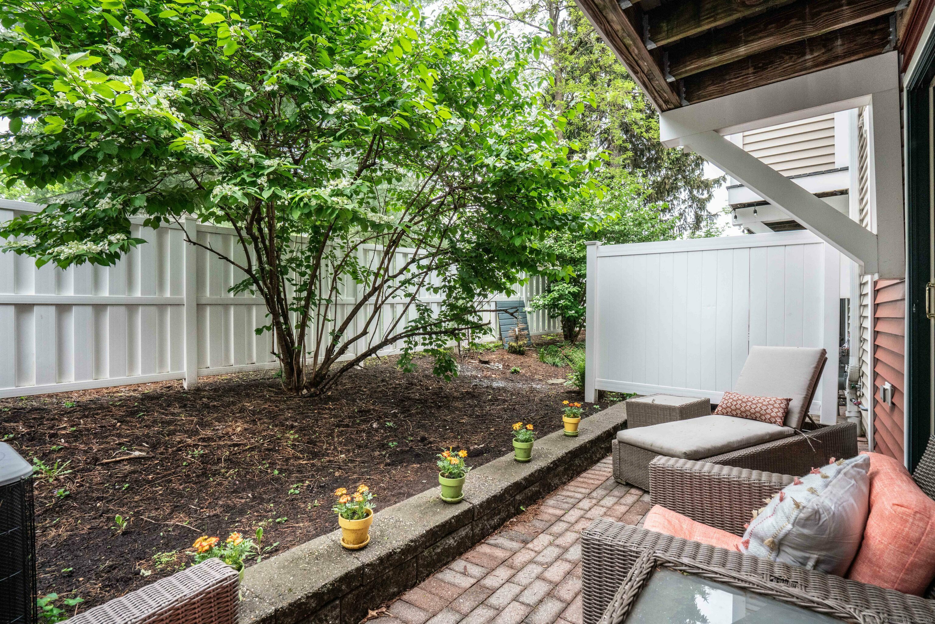 Property Photo: 645 Prospect Avenue 9 CT 06105