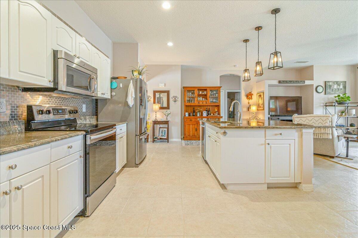 Property Photo: 5290 Cinnamon Fern Boulevard FL 32927