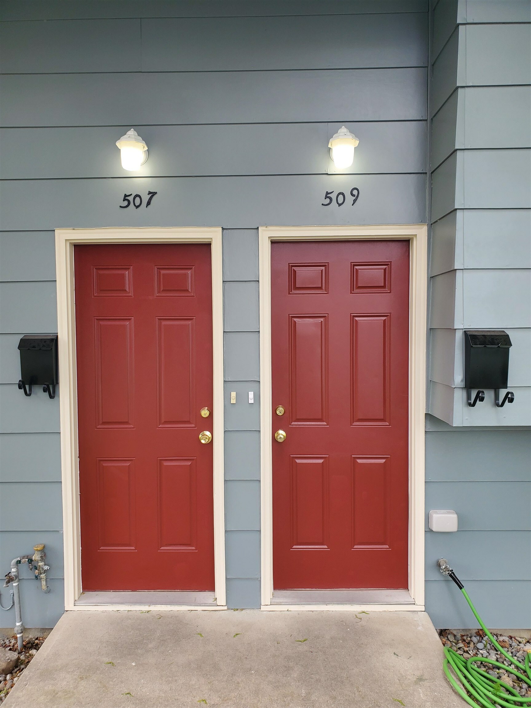 Property Photo: 507 E Longfellow Ave WA 99207