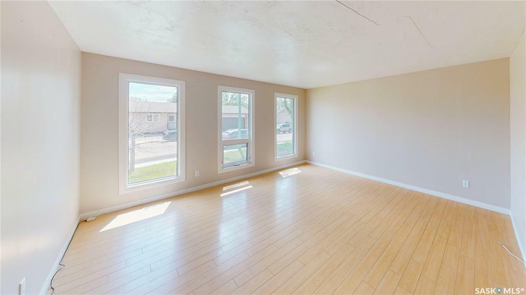 Photo de la propriété: 34 Hatton Crescent SK S4N 5K6