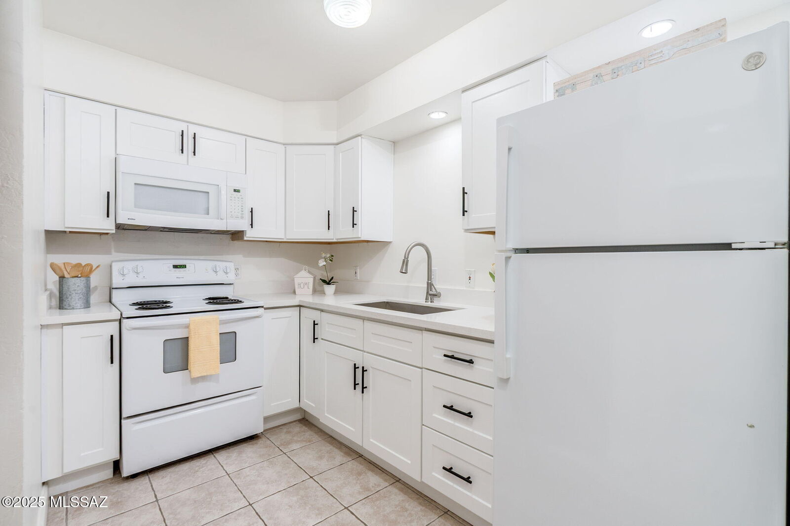 Property Photo:  1600 N Wilmot Road 155  AZ 85712