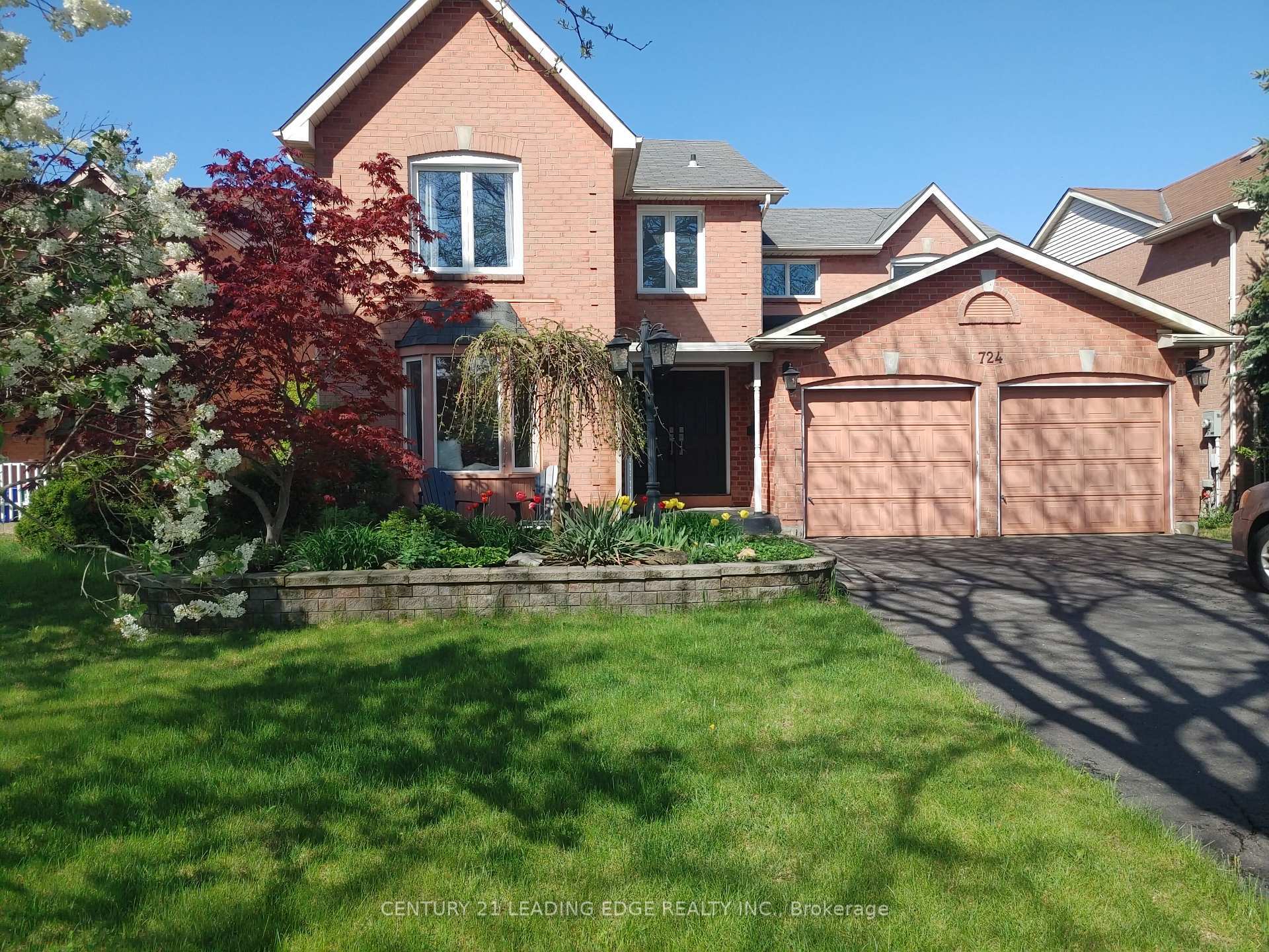 Photo de la propriété: 724 Barnes Crescent ON L1J 8K1