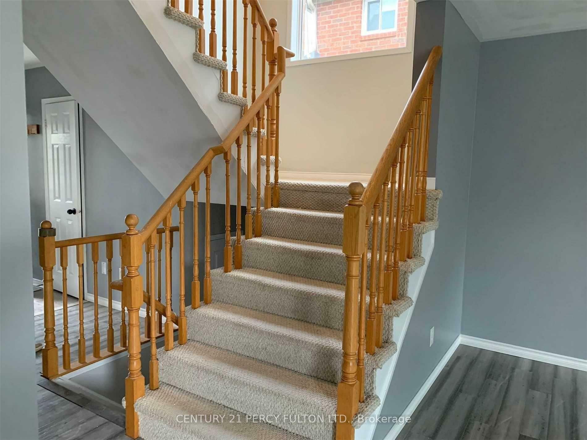 Photo de la propriété: 136 Tunbridge Road ON L4M 6T1