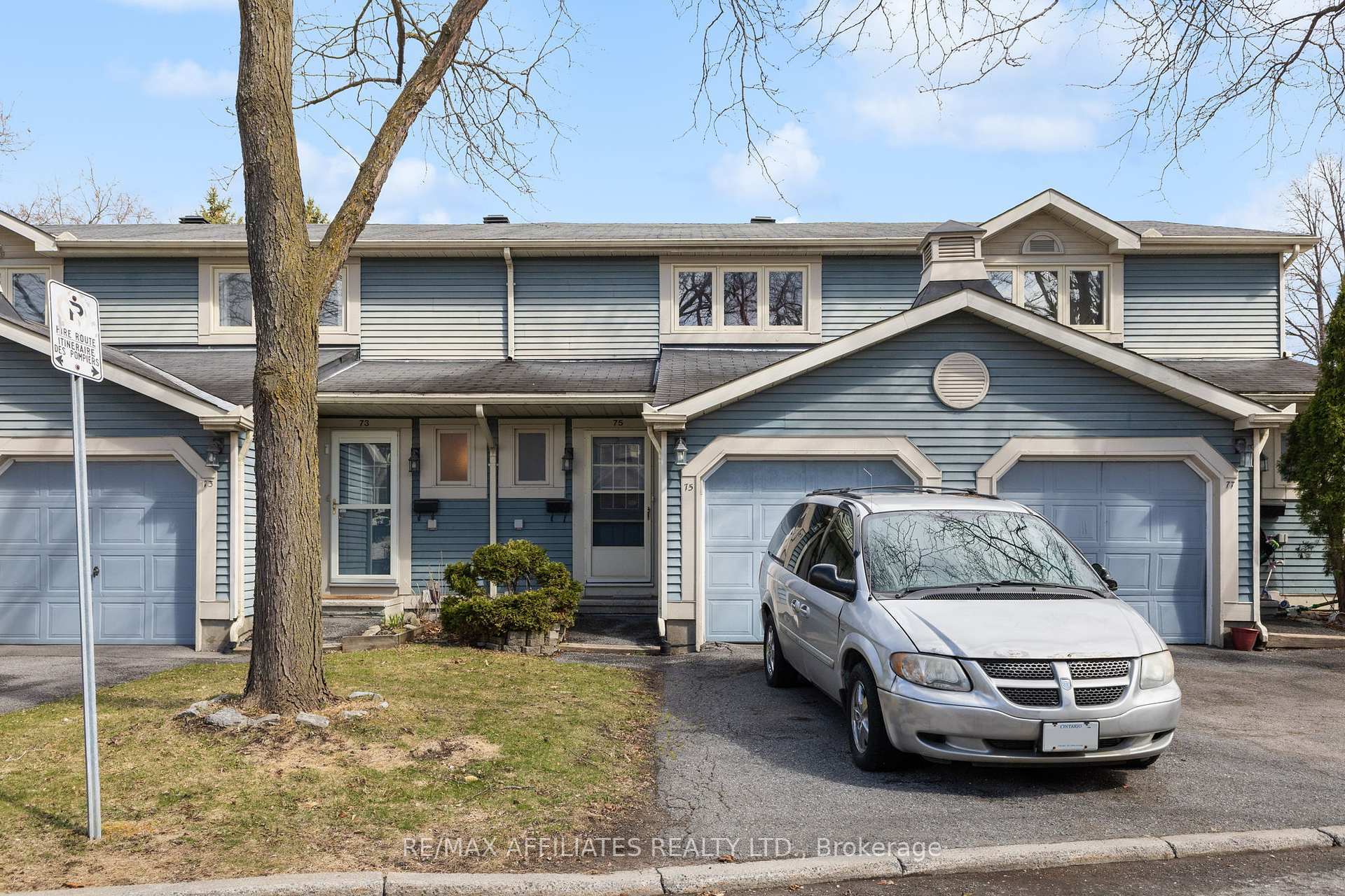 Property Photo: 75 Saxton Private ON K2H 9P3