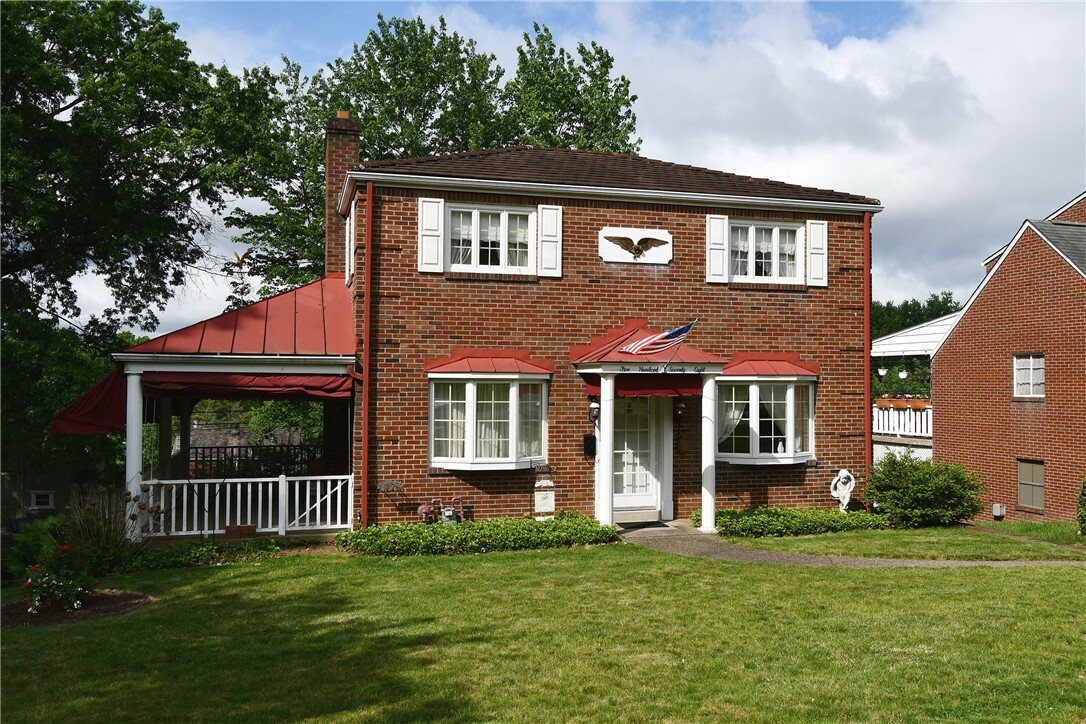 Property Photo: 578 Moreland Dr PA 15243