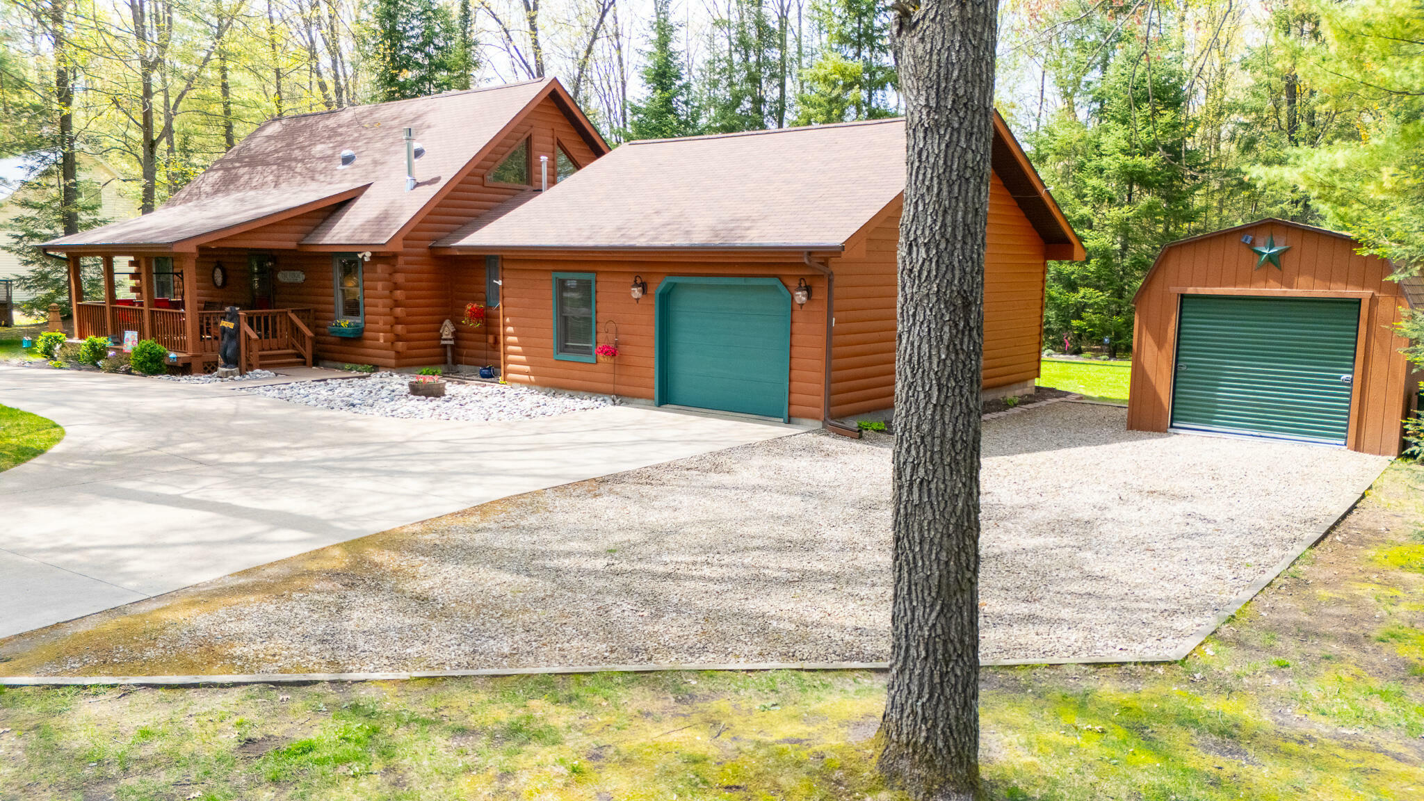 Property Photo:  305 Meadow Lane  MI 48629 