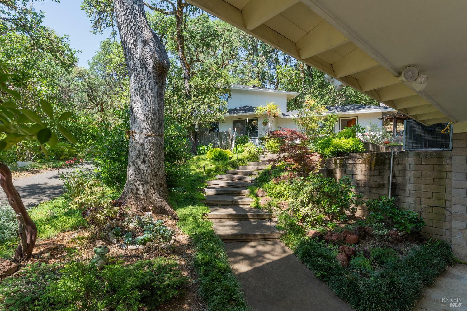 Property Photo: 925 Knob Hill Road CA 95482
