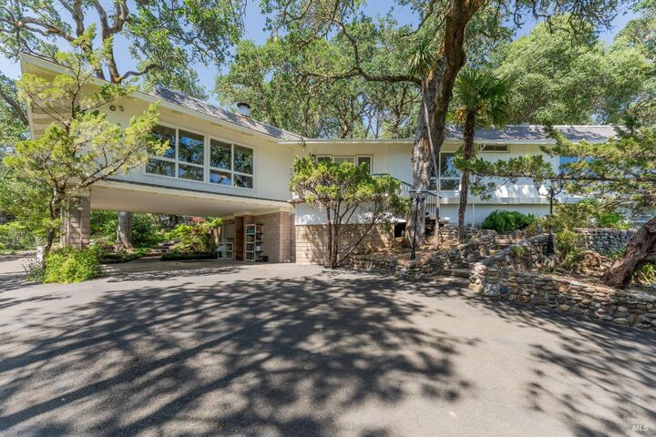 Property Photo:  925 Knob Hill Road  CA 95482 