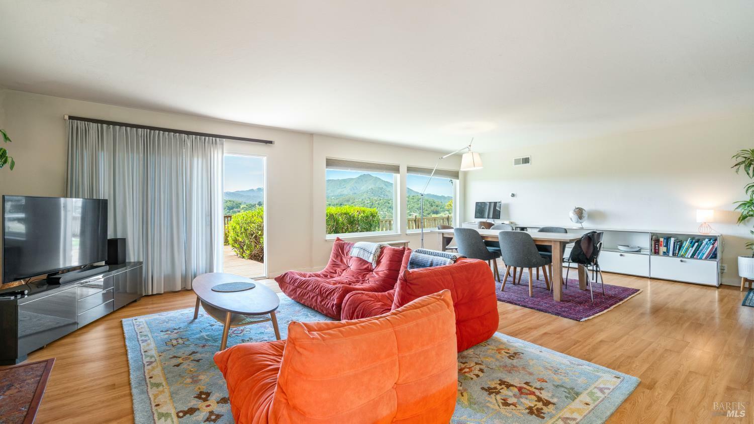 Property Photo: 9 Endeavor Cove CA 94925
