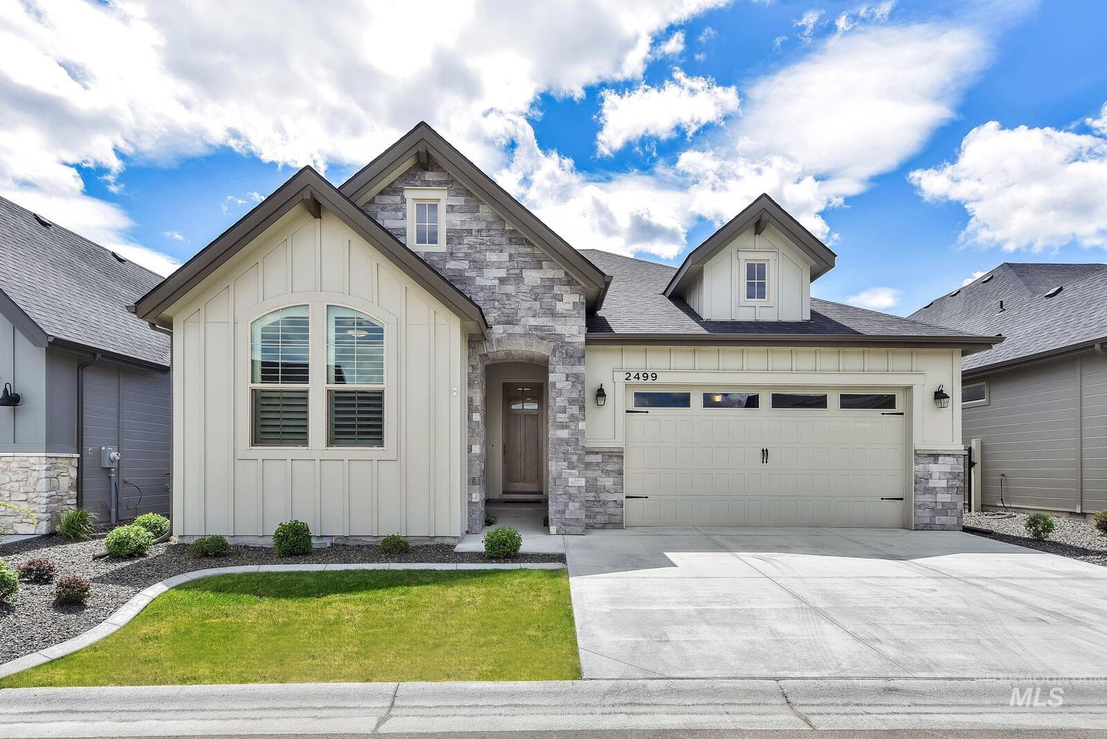 Property Photo:  2499 E Berghan Ln  ID 83642 