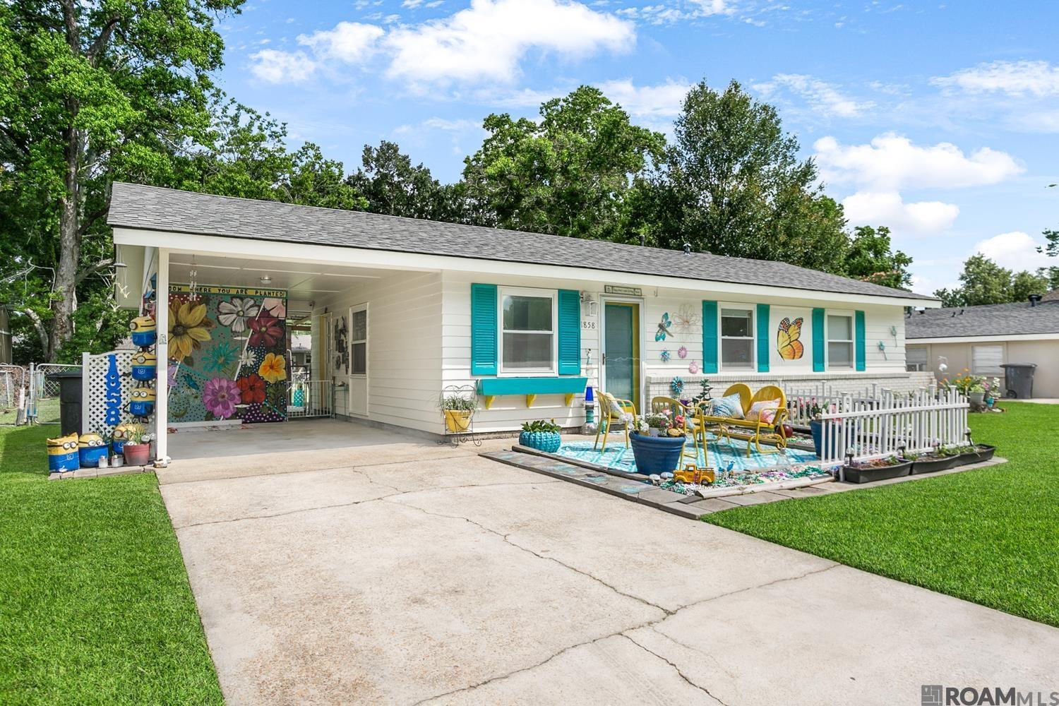 Property Photo: 1858 Mullen Dr LA 70810