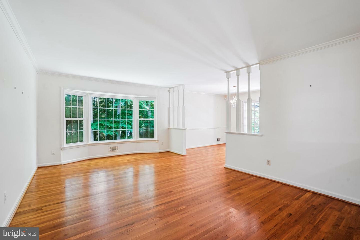 Property Photo: 8210 Briar Creek Drive VA 22003