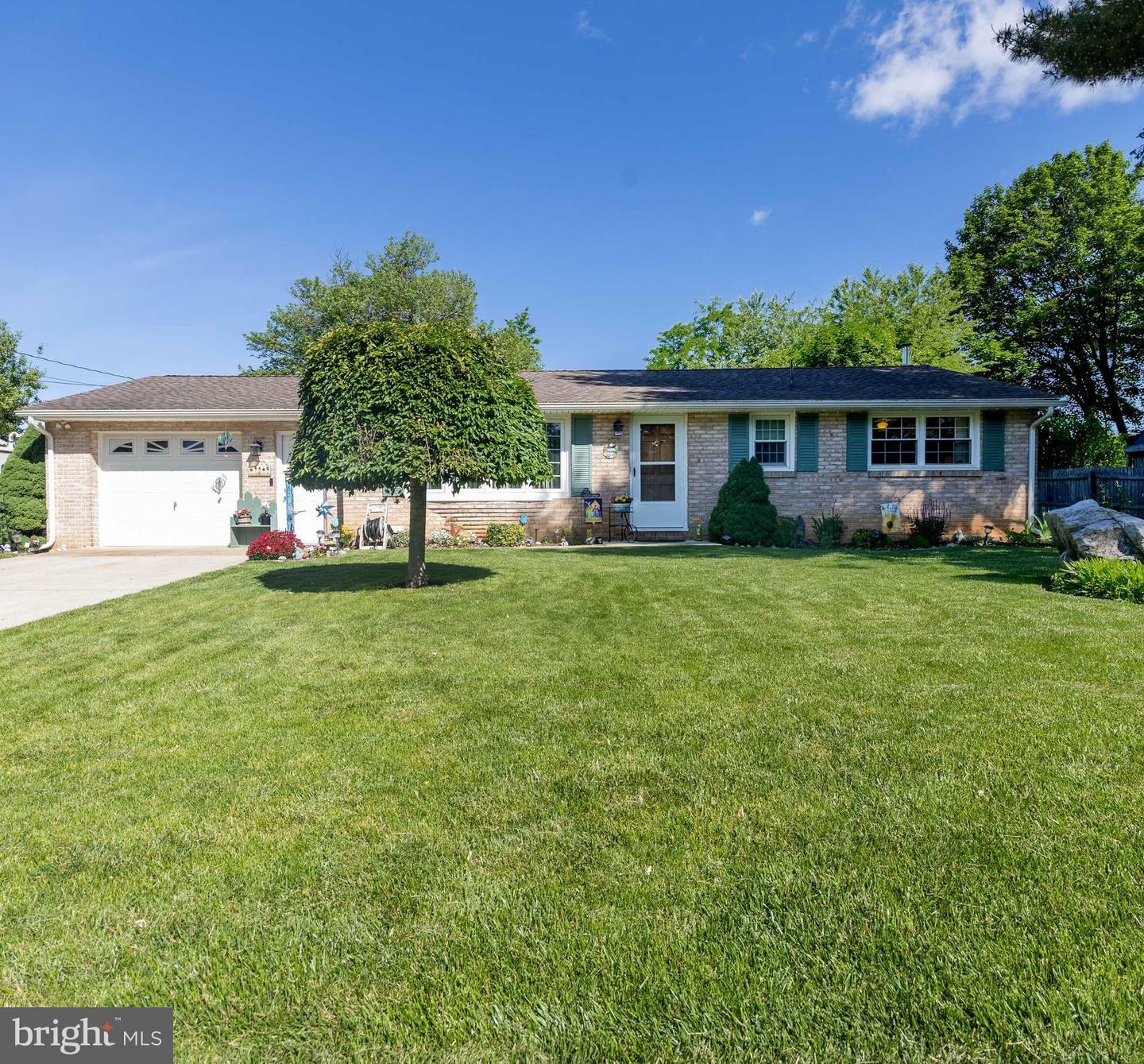 1511 Webster Drive  Carlisle PA 17015 photo