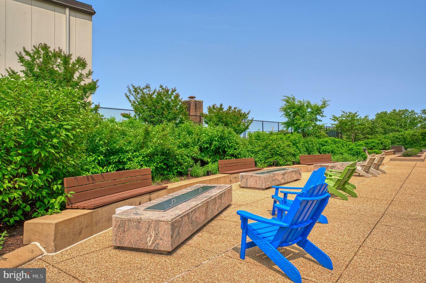 Property Photo: 1800 Old Meadow Rd. 812 VA 22102
