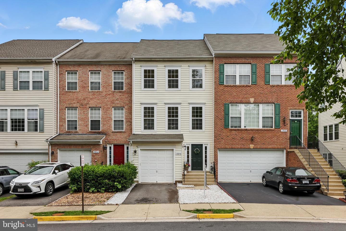 Property Photo: 13910 Gothic Drive VA 20121