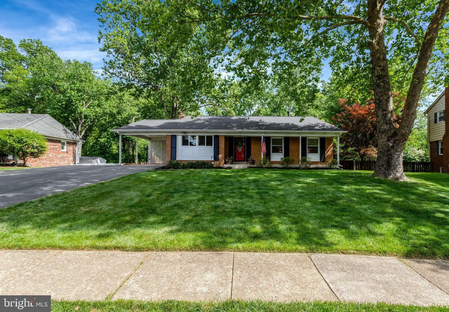 Property Photo: 7631 Kingsbury Road VA 22315