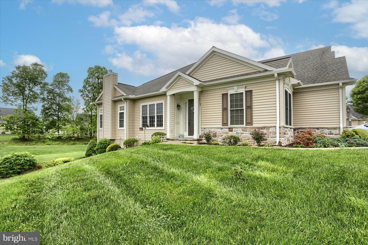 409 Carmella Drive  Mechanicsburg PA 17050 photo