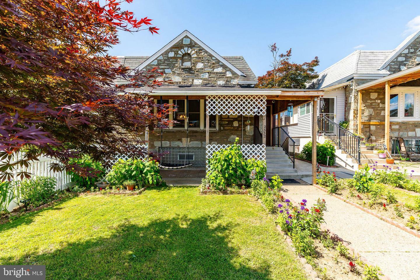 Property Photo: 2332 Borbeck Avenue PA 19152