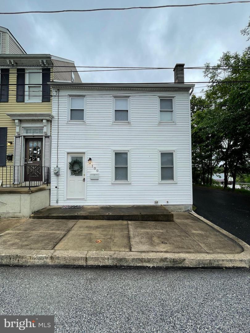 Property Photo:  100 Cedar Street  PA 17512 