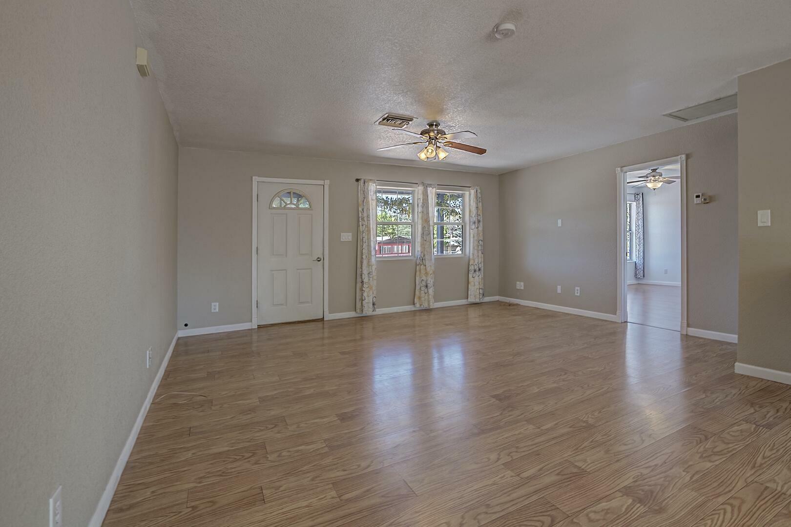 Property Photo: 402 W Arabian Way AZ 85541