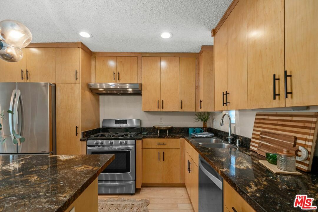 Property Photo: 1707 Micheltorena St CA 90026