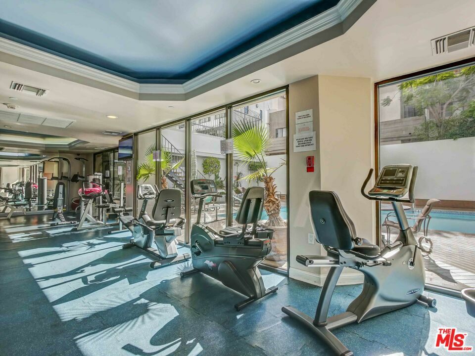 Property Photo: 10660 Wilshire Blvd CA 90024