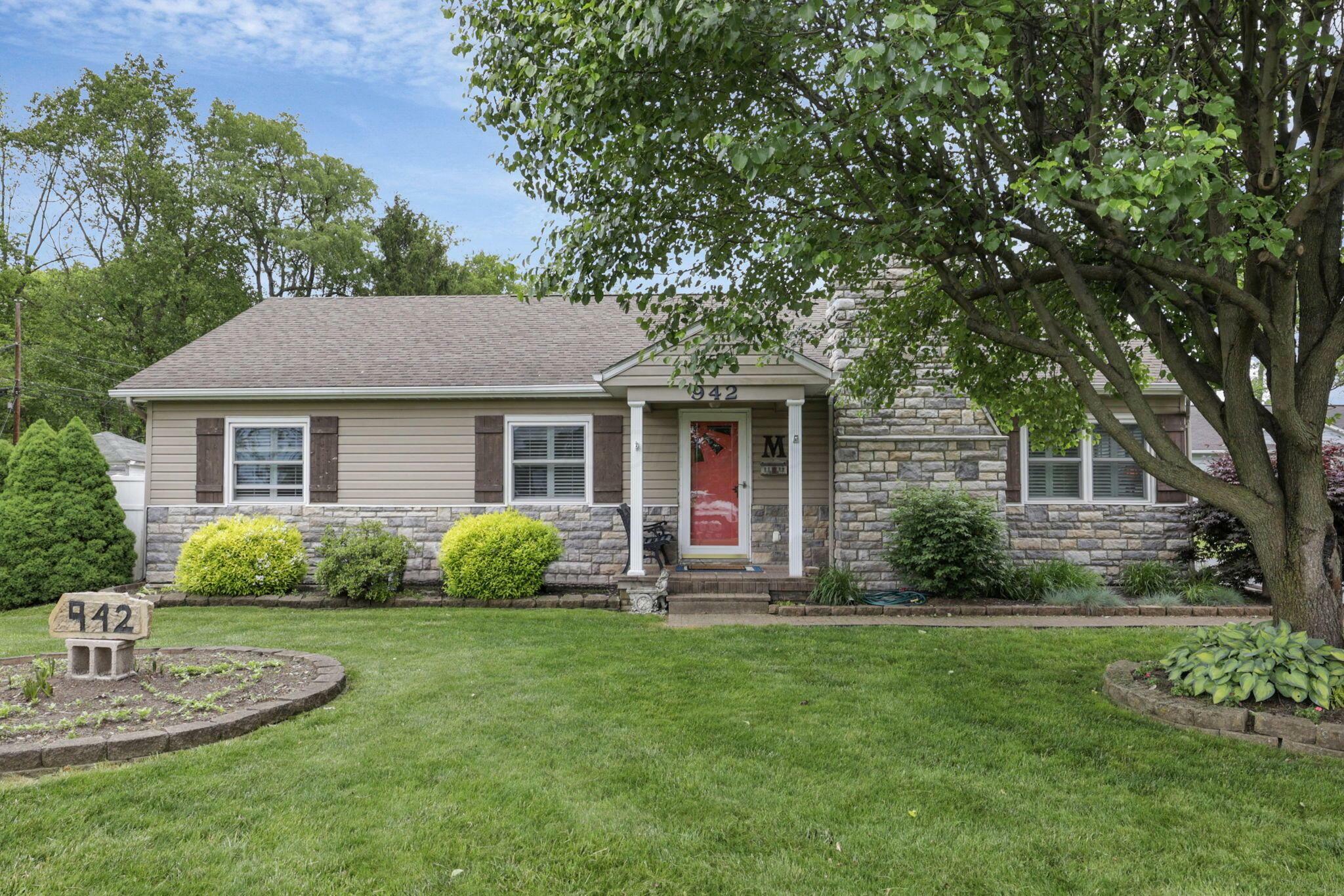Property Photo: 942 Mount Vernon Road OH 43055