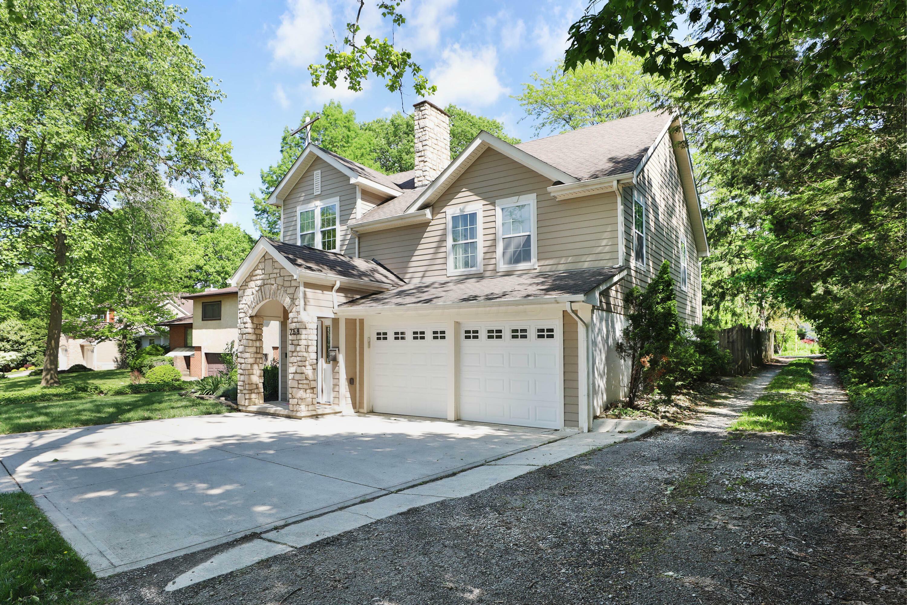 Property Photo: 258 Canyon Drive OH 43214