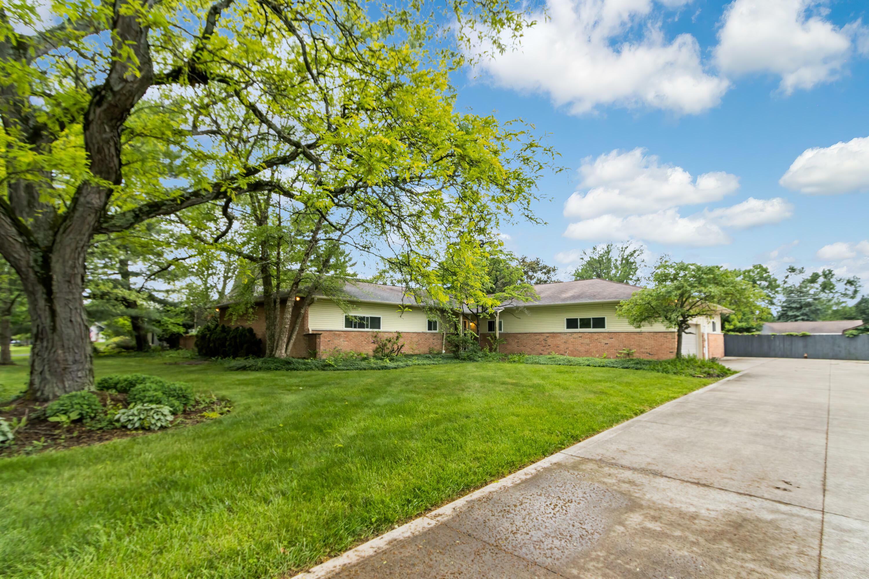 Property Photo:  293 Flint Ridge Drive  OH 43230 