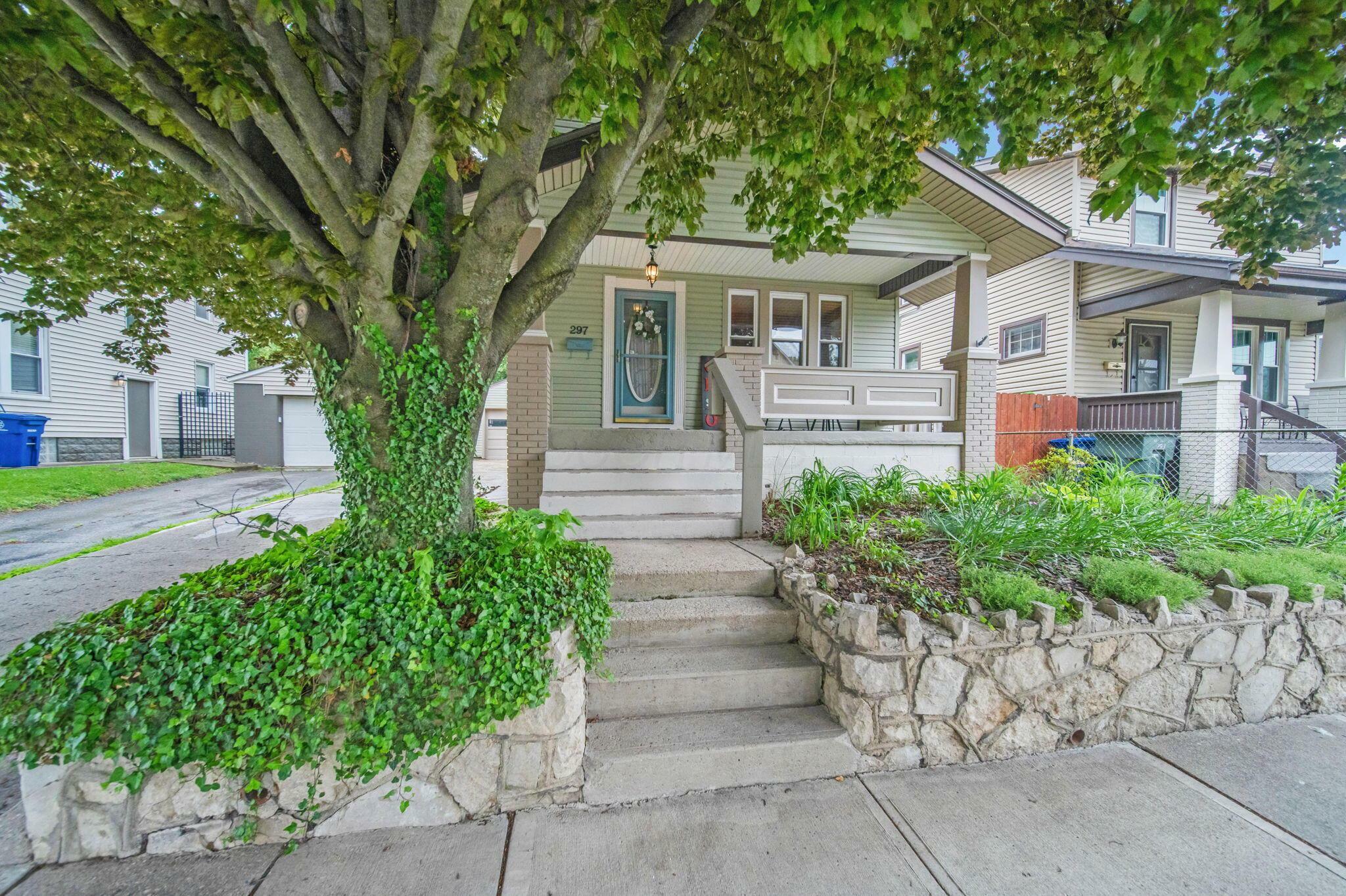 Property Photo:  297 E Welch Avenue  OH 43207 