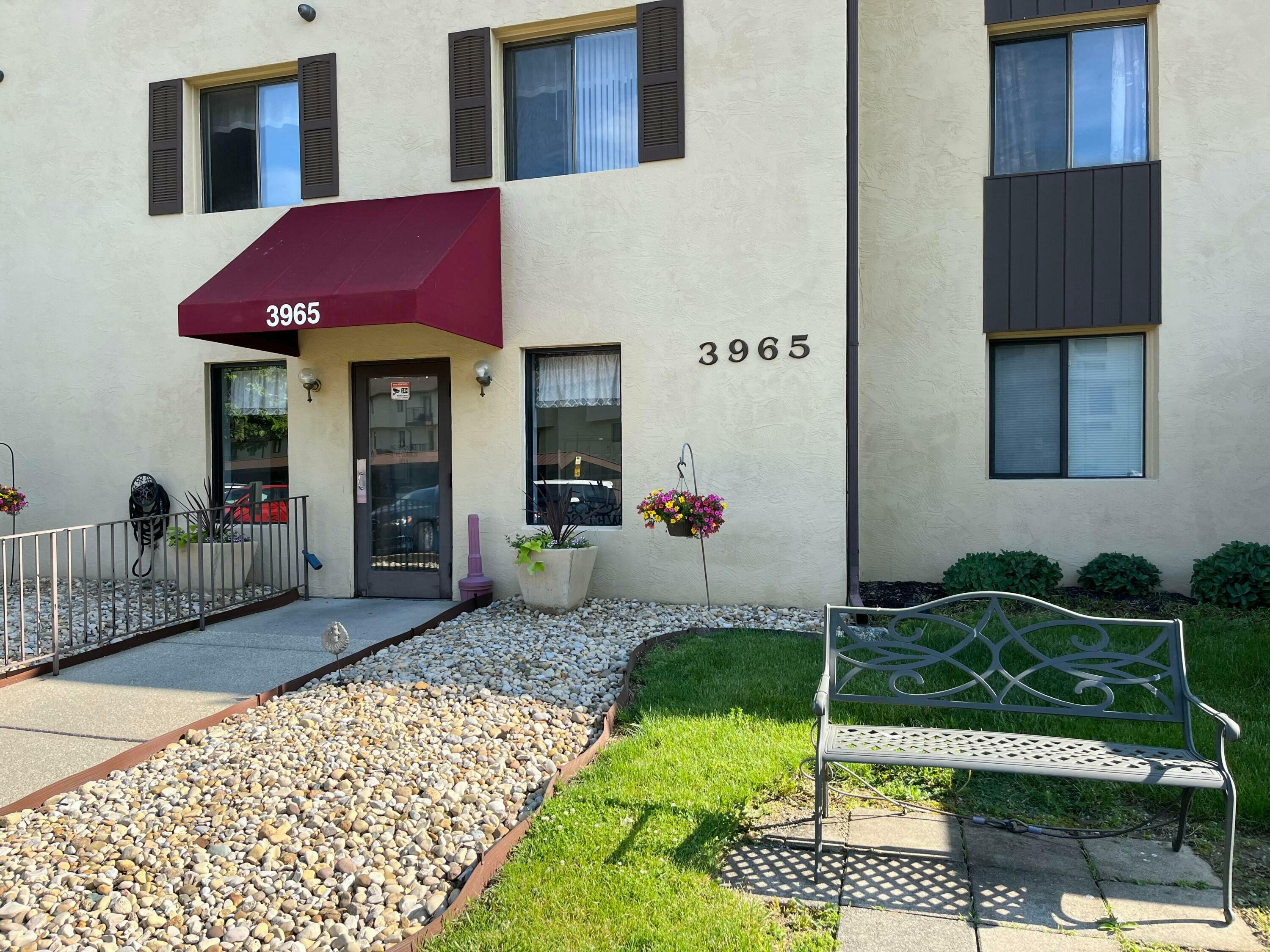 Property Photo: 3965 Karl Road OH 43224