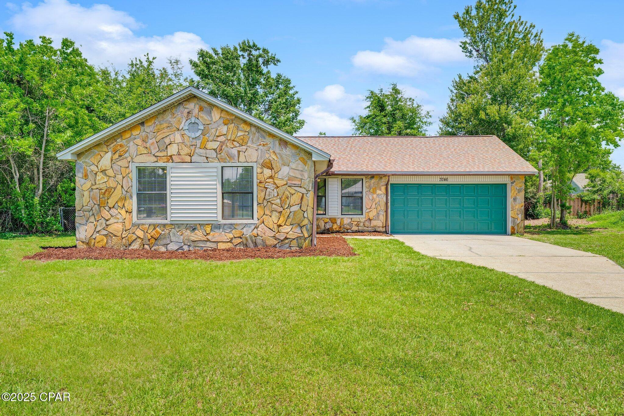 Property Photo: 3746 Greentree Circle FL 32405