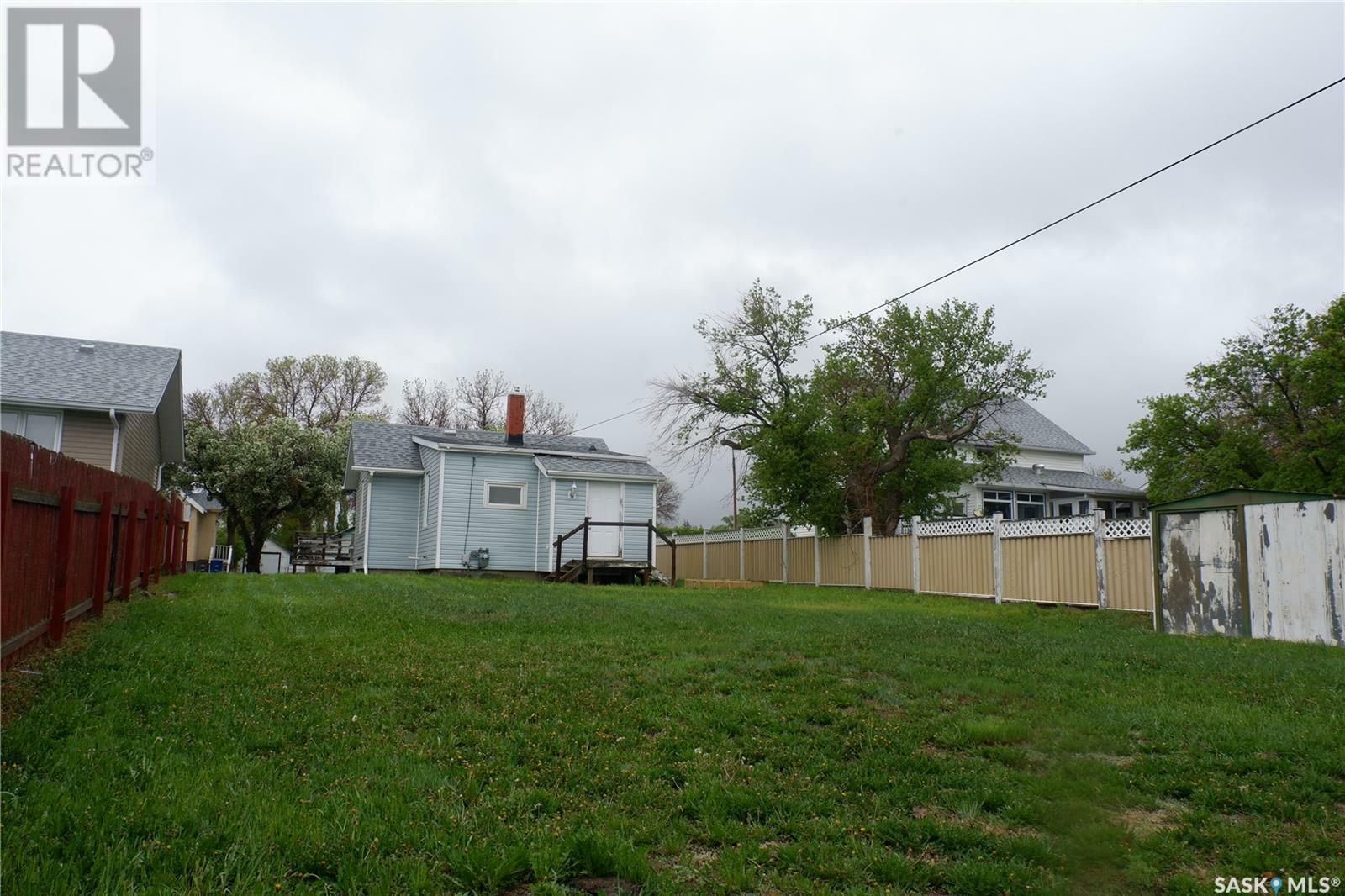 Property Photo: 310 2nd Avenue W SK S0H 0B0
