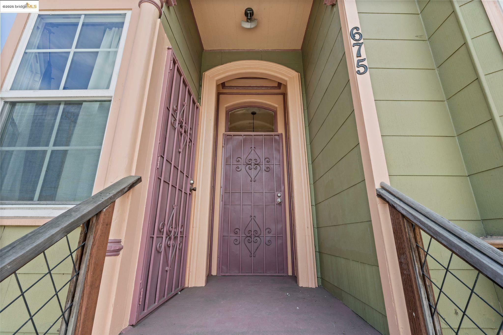Property Photo: 675 25th St CA 94612