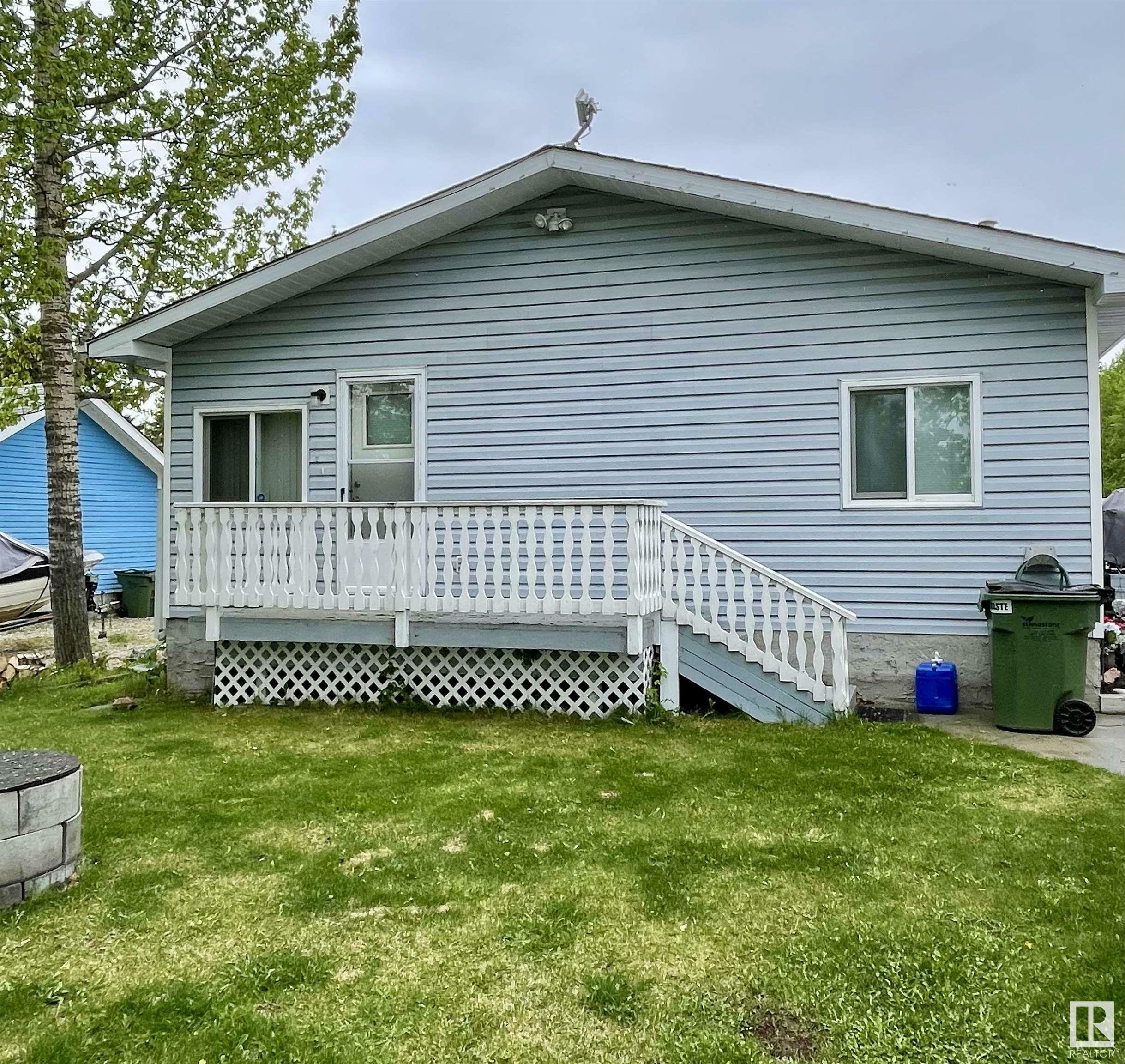 Property Photo: 509 5 Street AB T0E 0A0