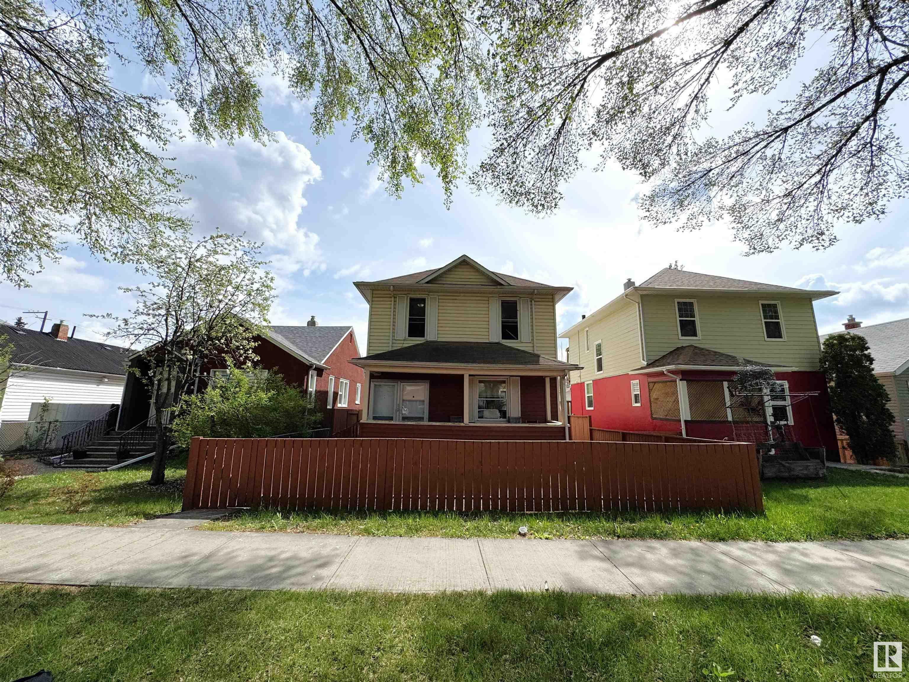 Photo de la propriété: 11431 87 Street NW AB T5B 3M2