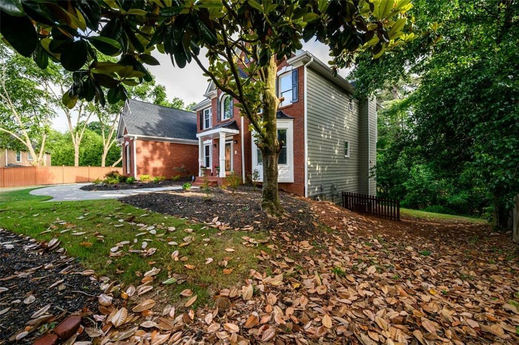 Property Photo: 620 Reeves Hill Point GA 30043