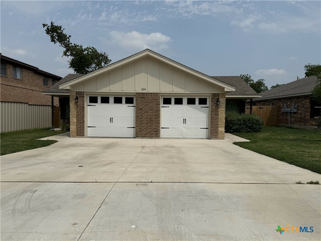 Property Photo: 1204 N 8th Street B TX 76541
