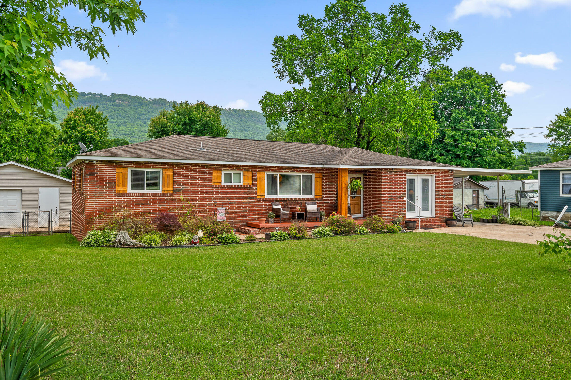 Property Photo: 248 S Moss Avenue TN 37419