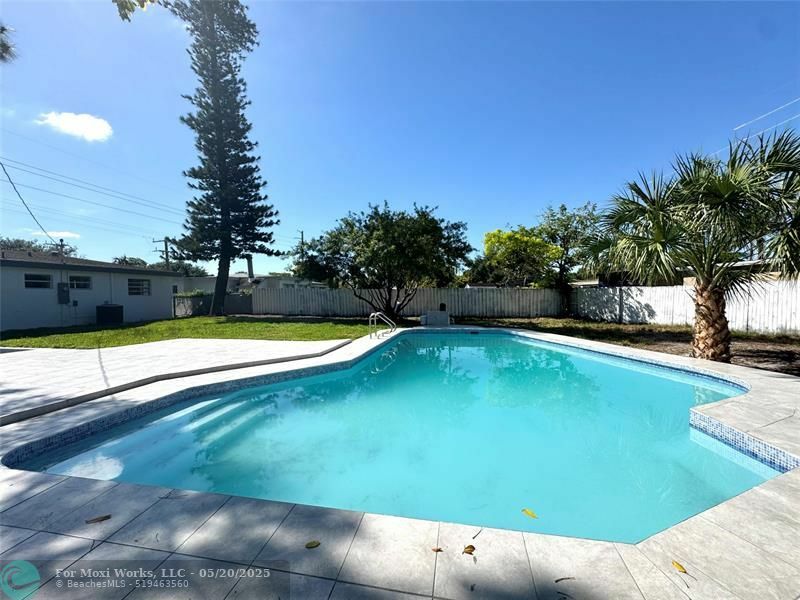 Property Photo: 411 SW 31 Ave FL 33312