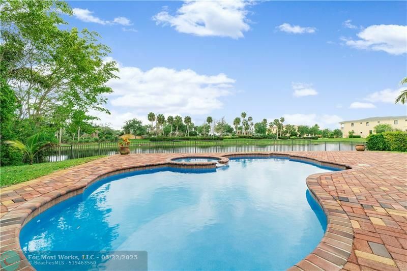 Property Photo: 9722 Clemmons St FL 33076