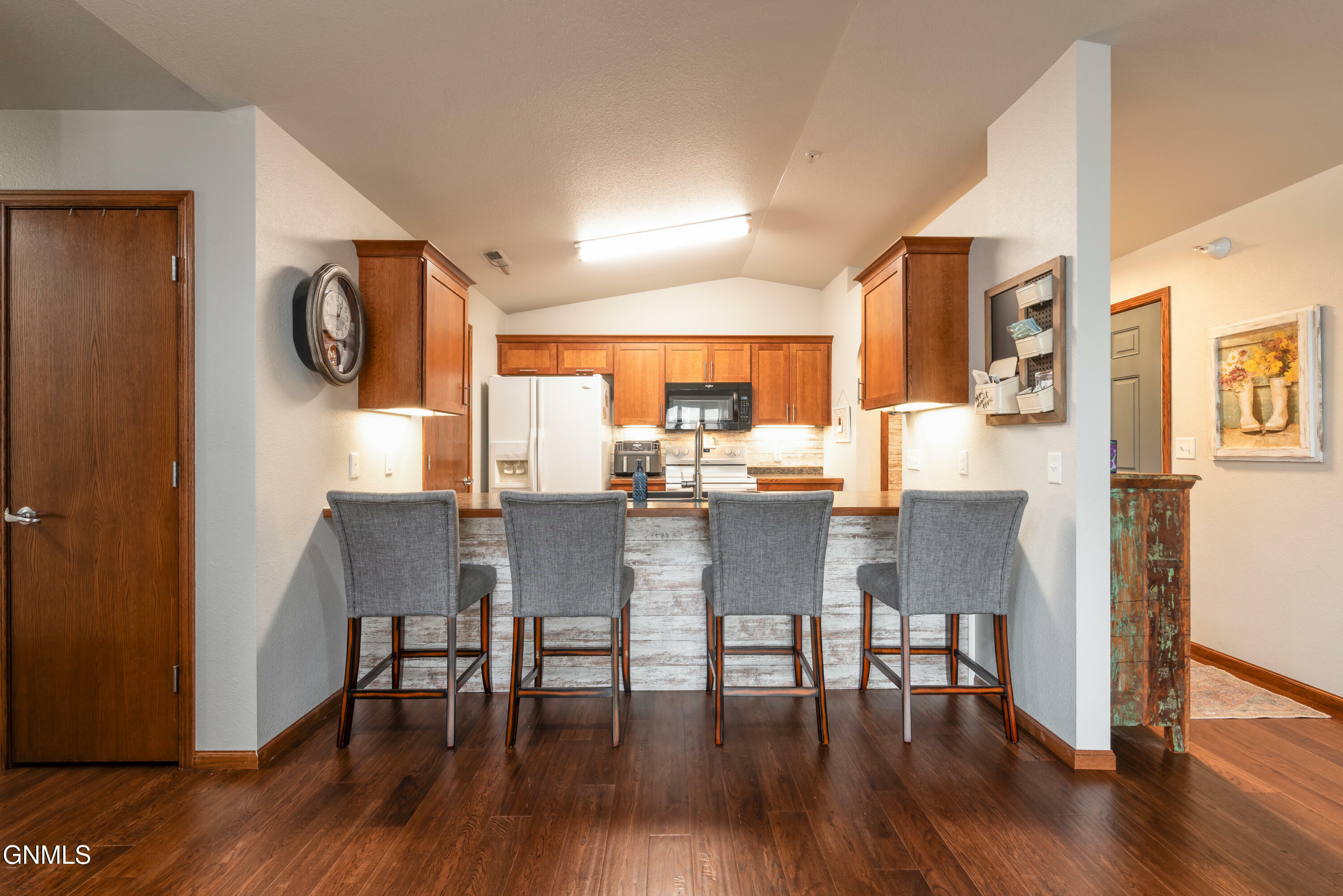 Property Photo: 1780 Calgary Avenue 6 ND 58503