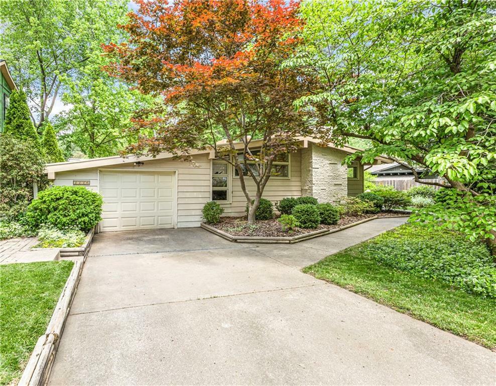 Property Photo:  2226 W 71st Terrace  KS 66208 