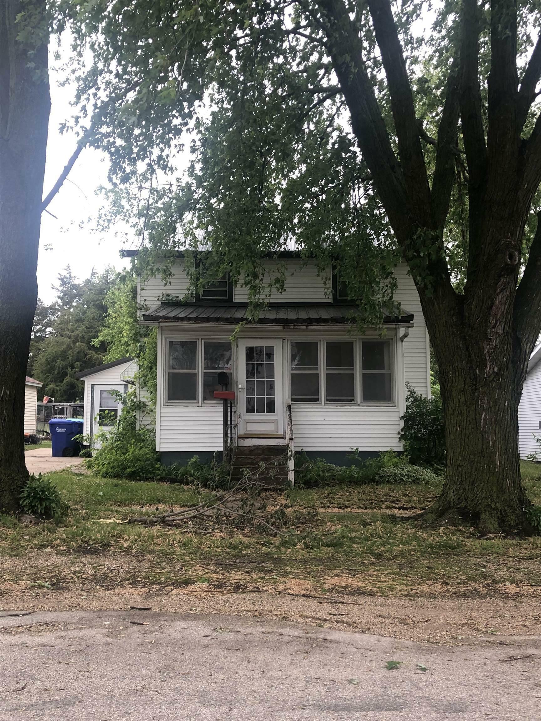 Property Photo: 235 Lincoln Dr NE IA 50662